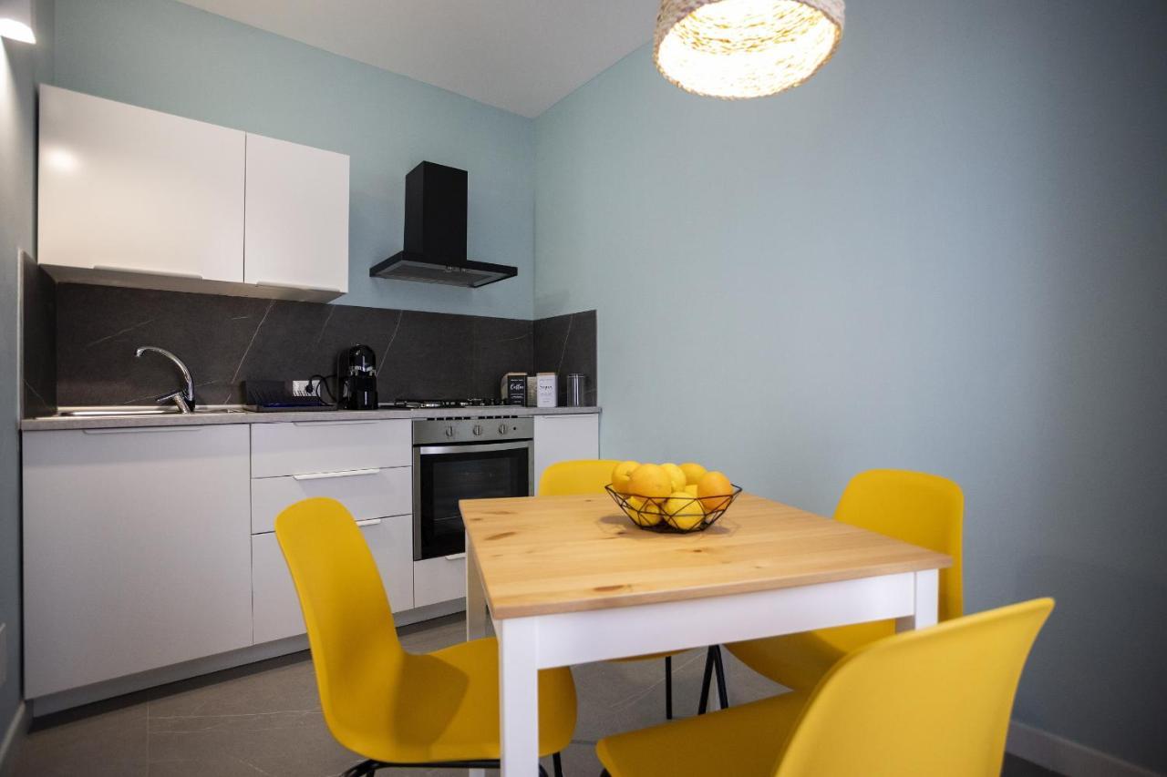 Acquaro Suite Apartments 산비토로카포 외부 사진