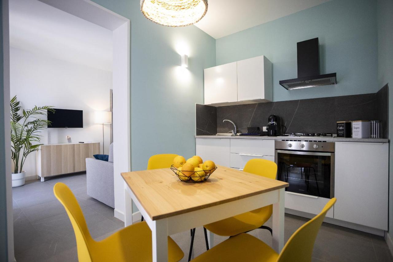 Acquaro Suite Apartments 산비토로카포 외부 사진