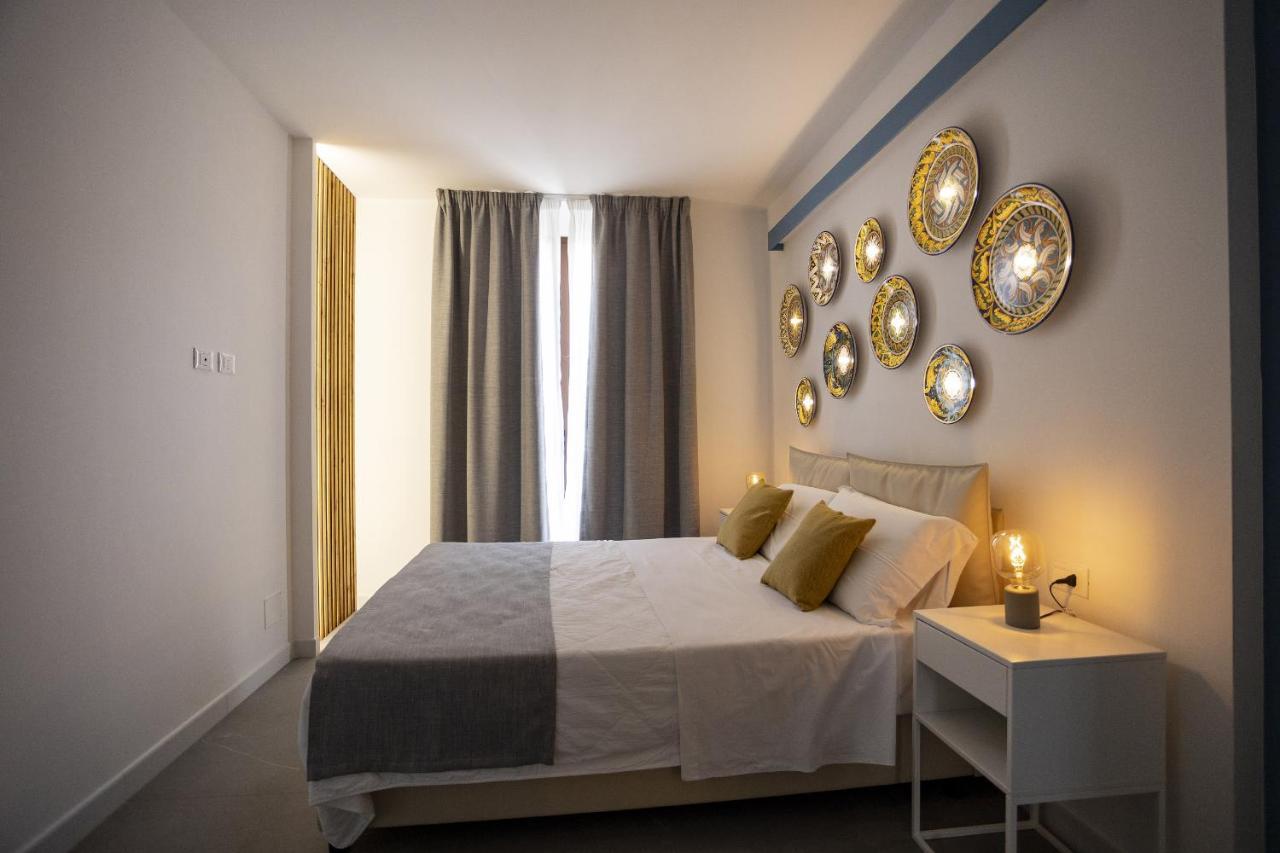 Acquaro Suite Apartments 산비토로카포 외부 사진