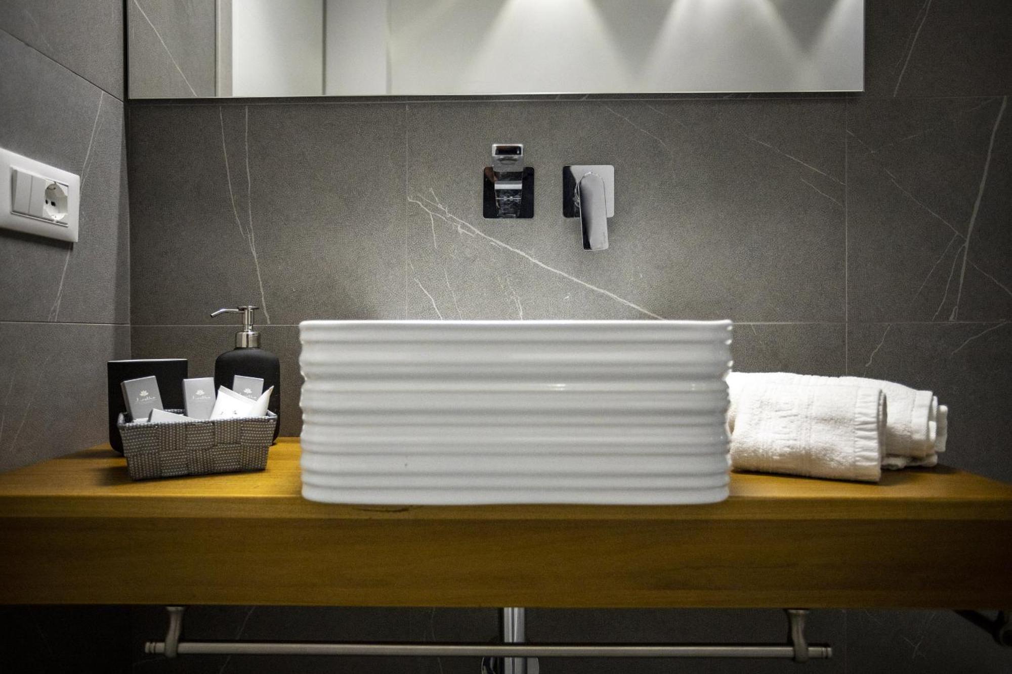 Acquaro Suite Apartments 산비토로카포 객실 사진