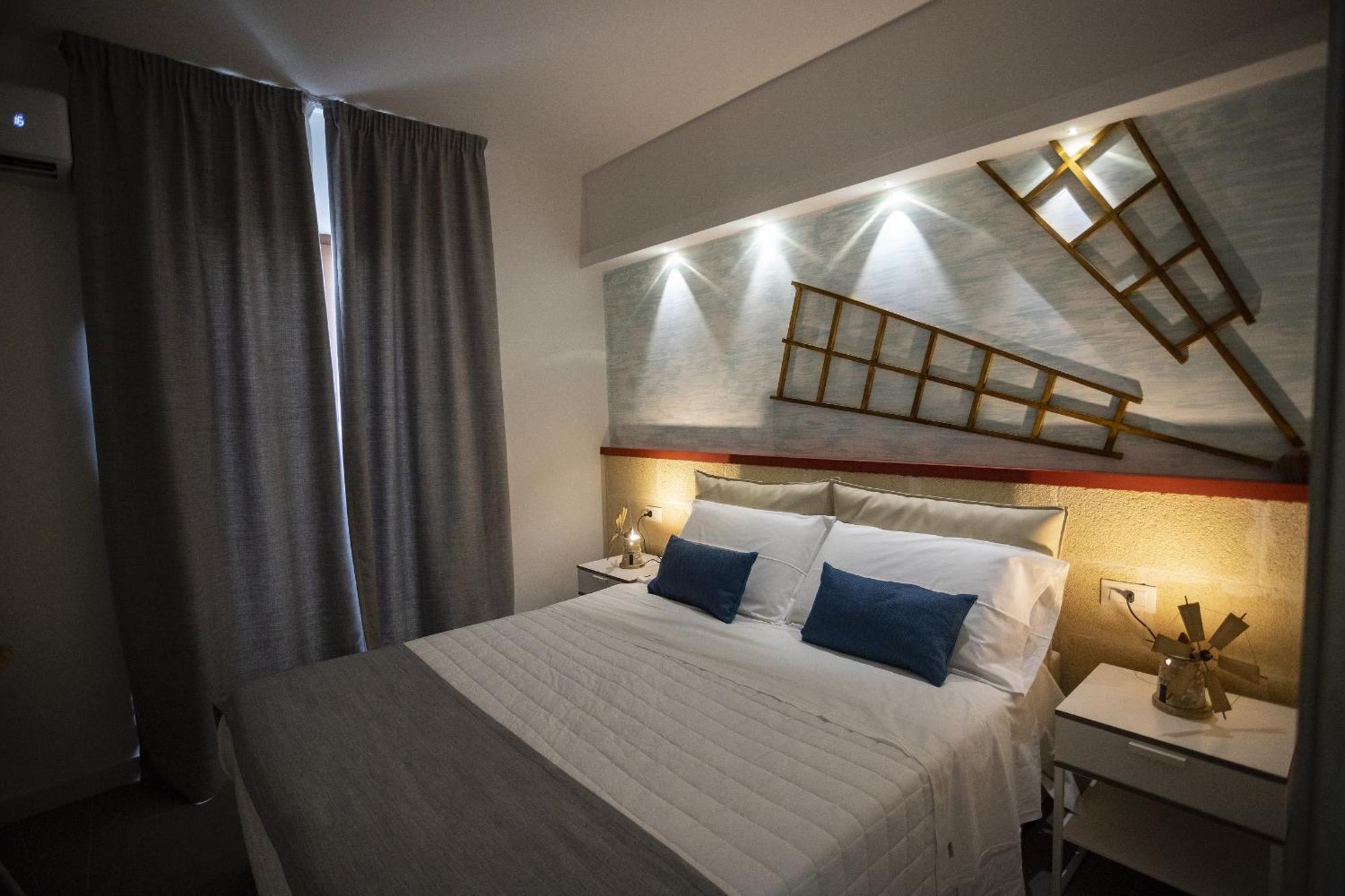 Acquaro Suite Apartments 산비토로카포 객실 사진